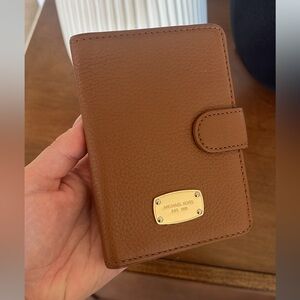 Michael kors brown leather passport holder